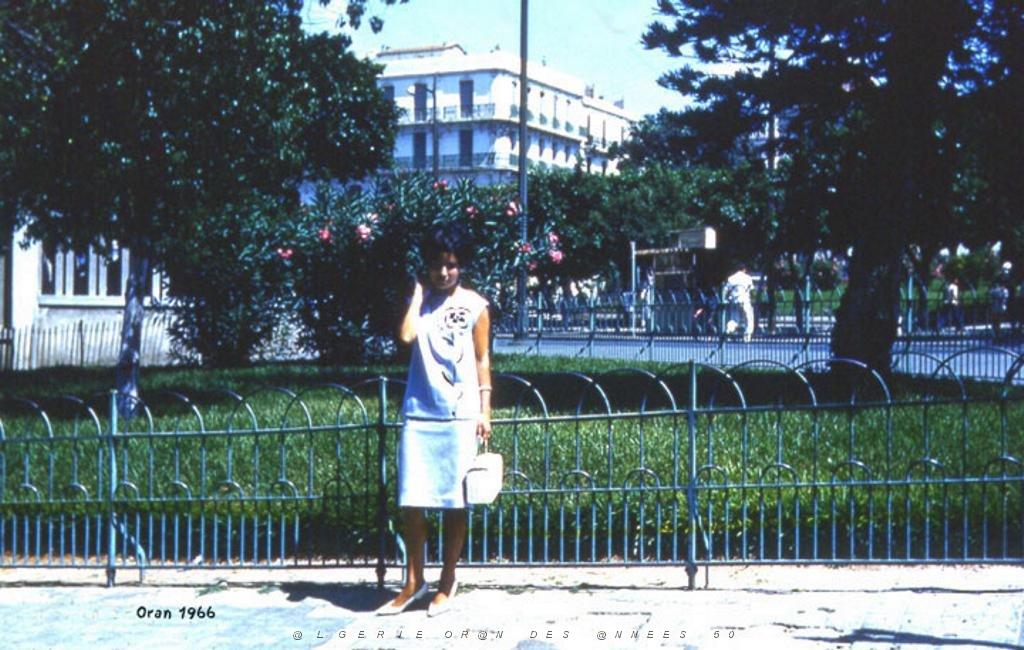 ORAN LA PLACE D ARMES 1966 01.JPG